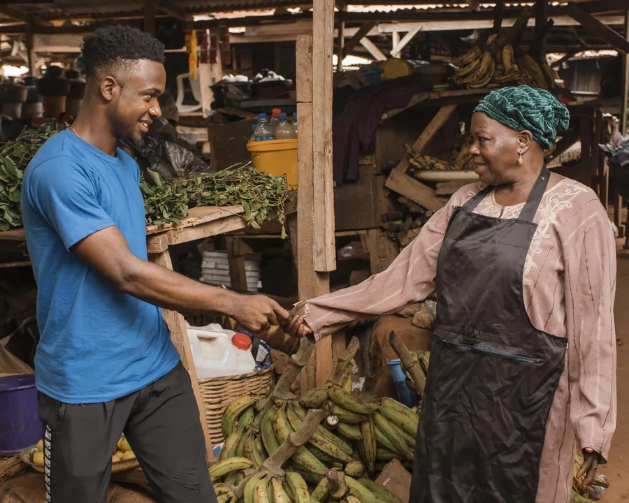 Medium shot man paying product